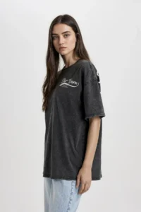 DeFacto Oversize Wide Fit Crew Neck Back Printed Short Sleeve Washable Faded Effect T-Shirt - Image 8