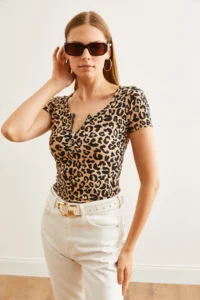 Olalook Women's Leopard Beige Zippered Camisole Blouse - Image 6