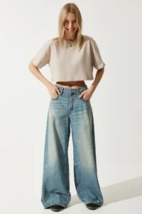 Happiness İstanbul Women's Beige 100% Cotton Oversize Crop Knitted T-Shirt - Image 3