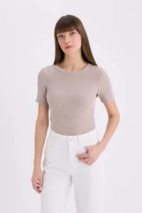 DeFacto Slim Fit Narrow Cut Crew Neck Ribbed Camisole Basic Plain Short Sleeve T-Shirt - Image 3