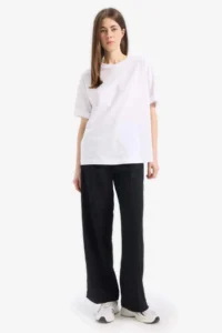 DeFacto Oversize Wide Fit Crew Neck Combed Cotton Basic Plain Short Sleeve White T-Shirt - Image 2