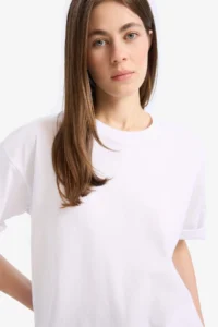 DeFacto Oversize Wide Fit Crew Neck Combed Cotton Basic Plain Short Sleeve White T-Shirt - Image 4