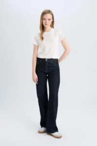 DeFacto Cool Regular Fit Crew Neck Basic Plain Short Sleeve White T-Shirt - Image 2