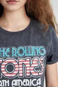 DeFacto Rolling Stones Regular Fit Crew Neck Short Sleeve T-Shirt - Image 5