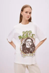 DeFacto Unisex Bob Marley One Love Oversize Wide Fit Crew Neck Short Sleeve T-Shirt - Image 4