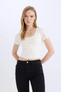 DeFacto Fitted U-Neck Short Sleeve T-Shirt - Image 3