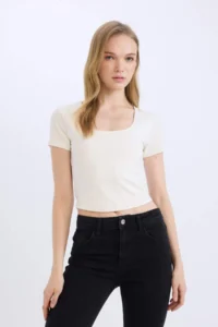DeFacto Fitted U-Neck Short Sleeve T-Shirt - Image 4
