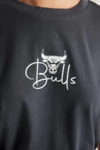 DeFacto NBA Chicago Bulls Crew Neck Short Sleeve T-Shirt - Image 8
