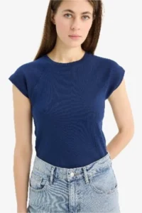 DeFacto Slim Fit Narrow Cut Crew Neck Basic Plain Rib Short Sleeve T-Shirt