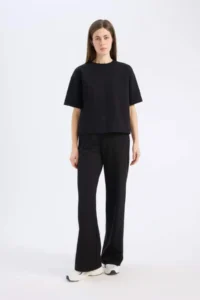 DeFacto Relax Fit Crew Neck Basic Plain Short Sleeve Black T-Shirt - Image 2