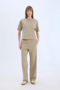 DeFacto Relax Fit Crew Neck Basic Plain Short Sleeve T-Shirt - Image 2