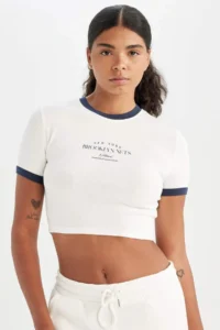 DeFacto NBA Brooklyn Nets Cropped Fit Crew Neck Short Sleeve T-Shirt