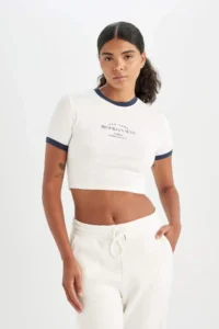 DeFacto NBA Brooklyn Nets Cropped Fit Crew Neck Short Sleeve T-Shirt - Image 4