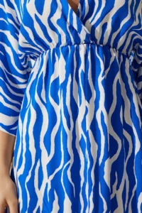 Happiness İstanbul Women's Blue White Deep V-Neck Summer Long Viscose Dress - Image 6