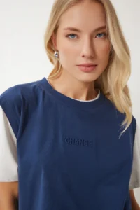 Happiness İstanbul Women's Navy Blue Contrast Colored Cotton Knitted T-Shirt - Image 3
