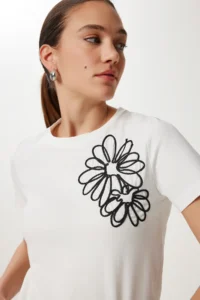Happiness İstanbul Women's Ecru Floral Embroidered Cotton Knitted T-Shirt
