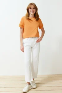 TRENDYOLMİLLA Orange Thick Cotton Accessory Detailed Basic/Regular Pattern Knitting T-Shirt - Image 2