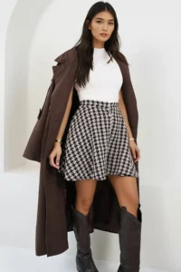 Trend Alaçatı Stili Women's Black-Beige Patterned Buttoned Front Mini Flared Skirt ALC-X14866 - Image 2