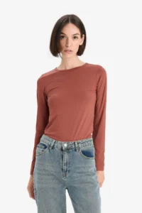 DeFacto Slim Fit Narrow Cut Crew Neck Basic Plain Long Sleeve T-Shirt - Image 4