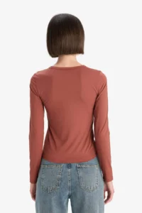 DeFacto Slim Fit Narrow Cut Crew Neck Basic Plain Long Sleeve T-Shirt - Image 6