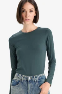 DeFacto Slim Fit Narrow Cut Crew Neck Basic Plain Long Sleeve T-Shirt
