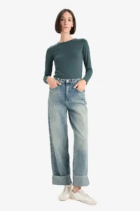 DeFacto Slim Fit Narrow Cut Crew Neck Basic Plain Long Sleeve T-Shirt - Image 2
