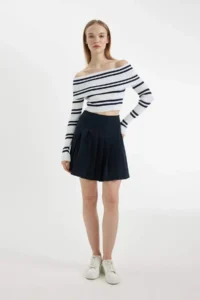 DeFacto Pleated High Waist Basic Plain Hidden Zipper Navy Blue Mini Skirt - Image 4