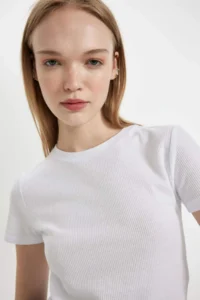 DeFacto Cool Fitted Waffle Basic Plain Short Sleeve T-Shirt - Image 4