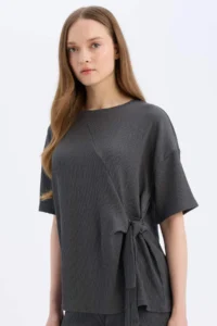 DeFacto Relax Fit Crew Neck Basic Plain Wrapped Short Sleeve T-Shirt