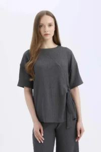 DeFacto Relax Fit Crew Neck Basic Plain Wrapped Short Sleeve T-Shirt - Image 4