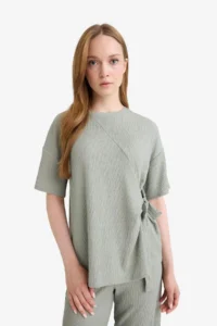 DeFacto Relax Fit Crew Neck Basic Plain Wrapped Short Sleeve T-Shirt - Image 5