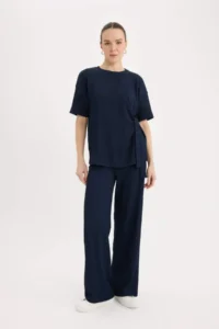 DeFacto Relax Fit Crew Neck Basic Plain Wrapped Short Sleeve T-Shirt - Image 2