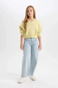 DeFacto Cropped Fit V-Neck Basic Plain Sweatshirt Girl - Image 2