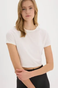 DeFacto Crop Crew Neck Basic Plain Athlete Short Sleeve T-Shirt - Image 4