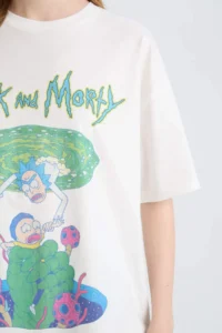 DeFacto Rick and Morty Oversize Wide Fit Crew Neck Printed Short Sleeve T-Shirt - Image 4