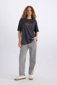 DeFacto Smileyworld Oversize Wide Fit Crew Neck Back Printed Short Sleeve T-Shirt D9139ax25sm - Image 2