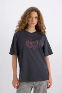 DeFacto Smileyworld Oversize Wide Fit Crew Neck Back Printed Short Sleeve T-Shirt D9139ax25sm - Image 3