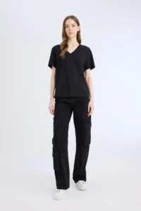 DeFacto Regular Fit V-Neck Basic Plain Short Sleeve T-Shirt - Image 2