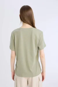 DeFacto 100% Cotton Regular Fit V-Neck Basic T-Shirt - Image 4