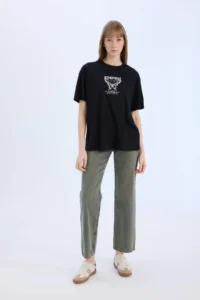 DeFacto Oversize Wide Fit Crew Neck Back Printed Short Sleeve T-Shirt - Image 2