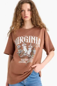 DeFacto Oversize Wide Fit Crew Neck Basic Plain Short Sleeve T-Shirt - Image 4