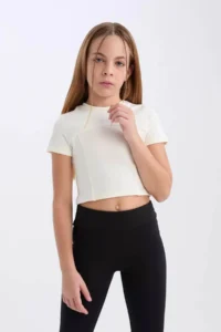 DeFacto Slim Fit Narrow Cut Crew Neck Short Sleeve T-Shirt Girl - Image 3