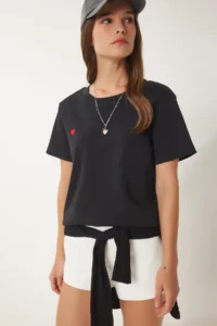 Happiness İstanbul Women Black Heart Embroidered Knitting T-Shirt - Image 2