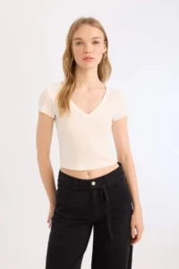 DeFacto V-Neck Fitted Ribbed Camisole Short Sleeve White T-Shirt - Image 4