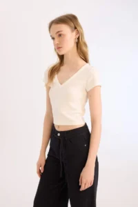 DeFacto V-Neck Fitted Ribbed Camisole Short Sleeve White T-Shirt - Image 5