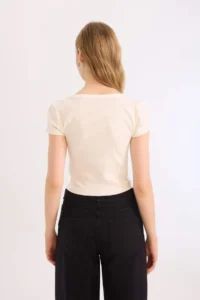 DeFacto V-Neck Fitted Ribbed Camisole Short Sleeve White T-Shirt - Image 7