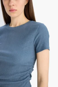 DeFacto Slim Fit Narrow Cut Crew Neck Wrapped Short Sleeve T-Shirt - Image 5
