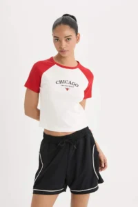 DeFacto NBA Chicago Bulls Slim Fit Narrow Cut Crew Neck Athlete Ribbed Camisole Short Sleeve T-Shirt E2359AX - Image 5