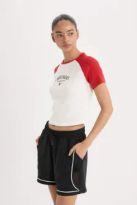 DeFacto NBA Chicago Bulls Slim Fit Narrow Cut Crew Neck Athlete Ribbed Camisole Short Sleeve T-Shirt E2359AX - Image 6