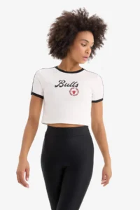 DeFacto NBA Chicago Bulls Slim Fit Slim Fit Crew Neck Athlete Ribbed Camisole Short Sleeve T-Shirt E2362AX - Image 5